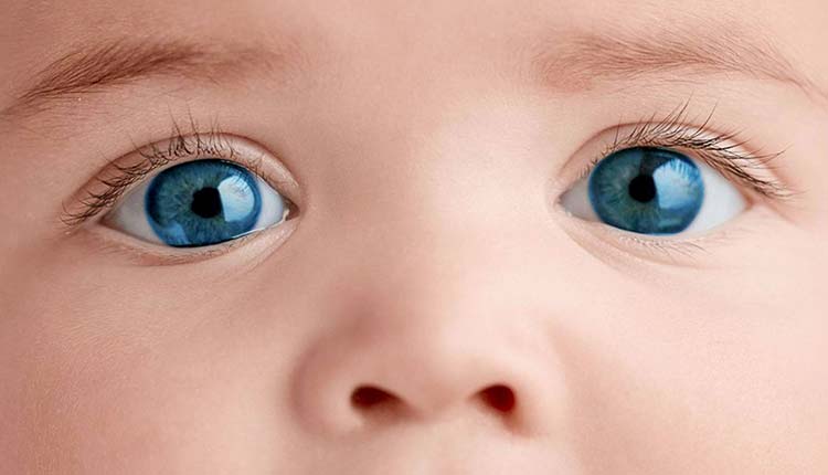 چشمان رنگی نوزاد