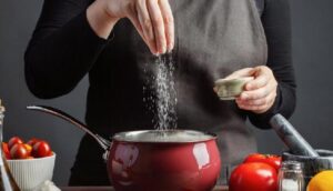 ترفند های رفع شوری غذا – 12 روش کاربردی