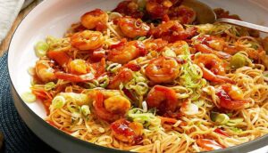 طرز تهیه غذای تایلندی با مرغ و میگو